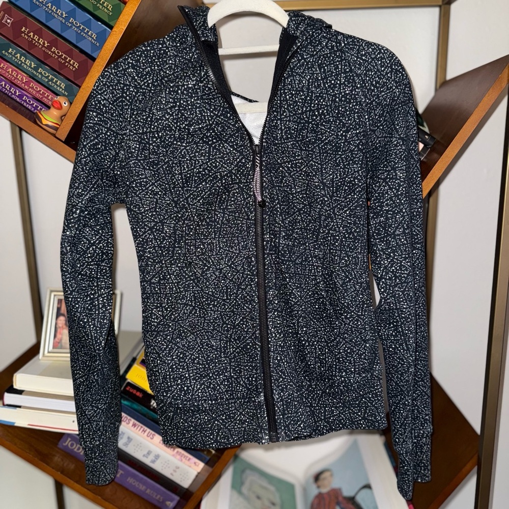 Lululemon Black and White Patterned Zip-Up Jacket
